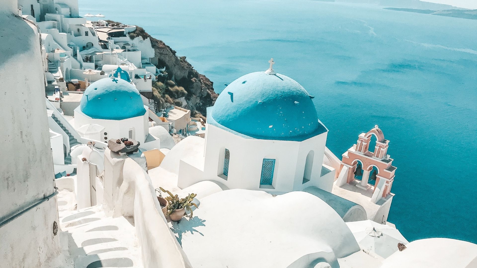 Where to find blue domes in Santorini