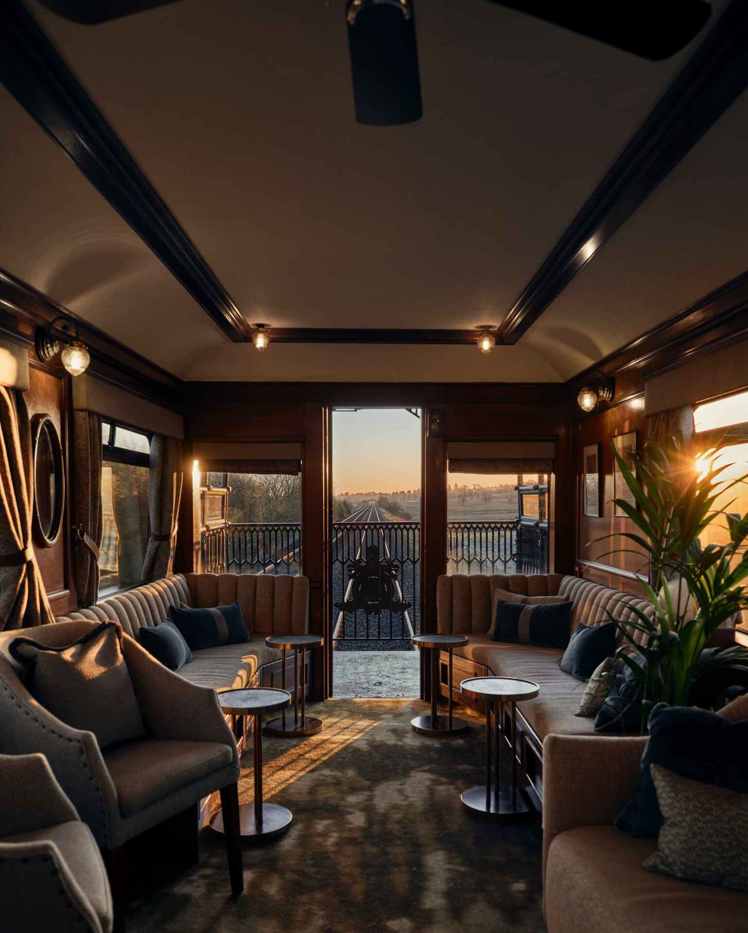 luxury overnight sleeper train uk caledonian sleeper